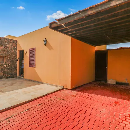 Pool Retreat Tamaragua *