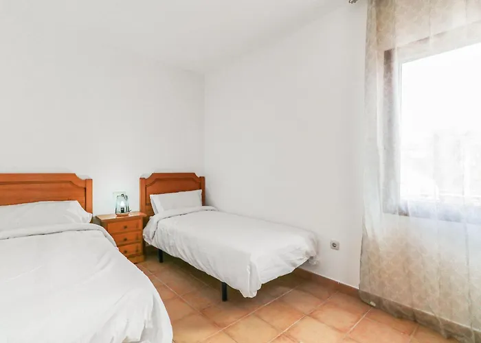 Pool Retreat Tamaragua La Oliva